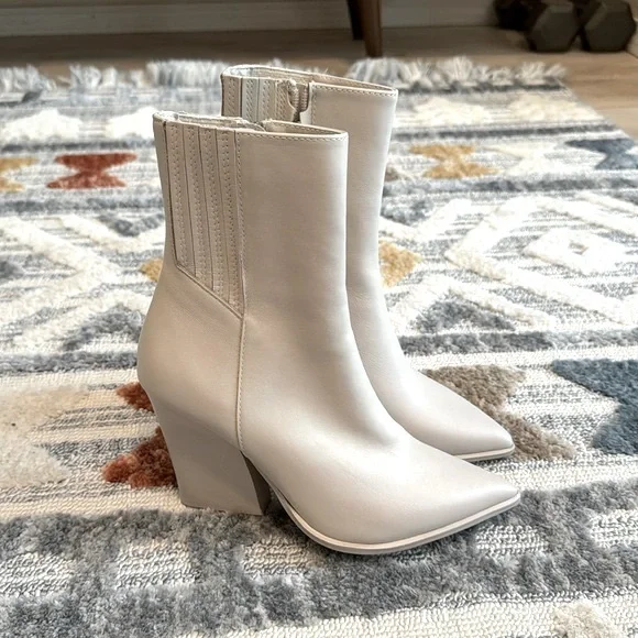 Steve Madden Rickki Pointed to Boot - Picture 2 of 9